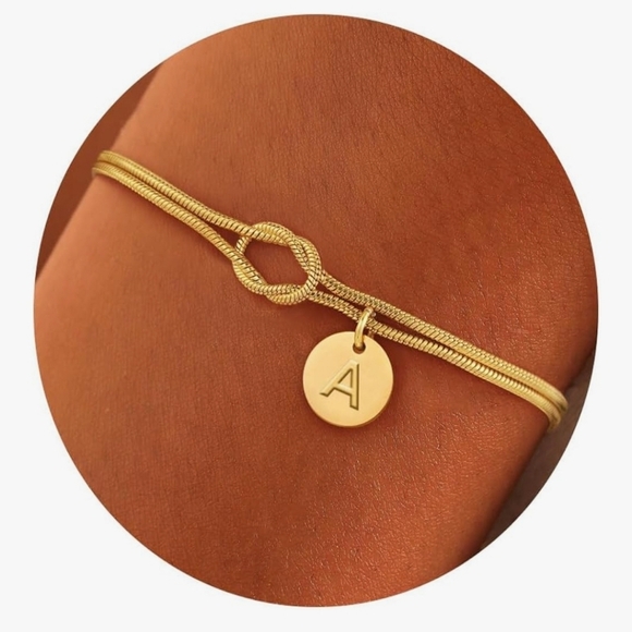 14kgp 925 Initial HEART ❤️ STUD EARRINGS All Letters A-Z - Picture 4 of 4